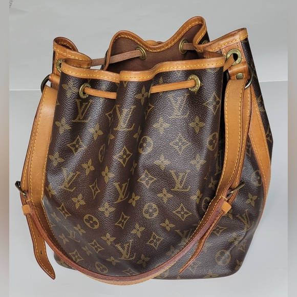 LOUIS VUITTON Monogram Petit Noe Bag - Picture 4 of 16